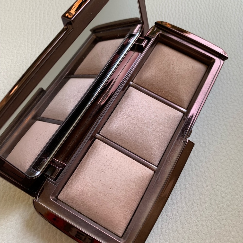 Hourglass Ambient Lightning Palette